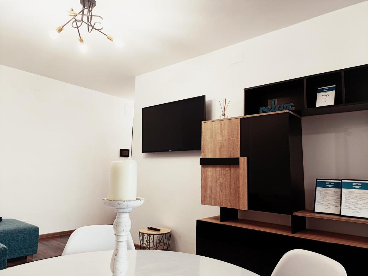 Christopher Apartment Oradea Eksteriør billede