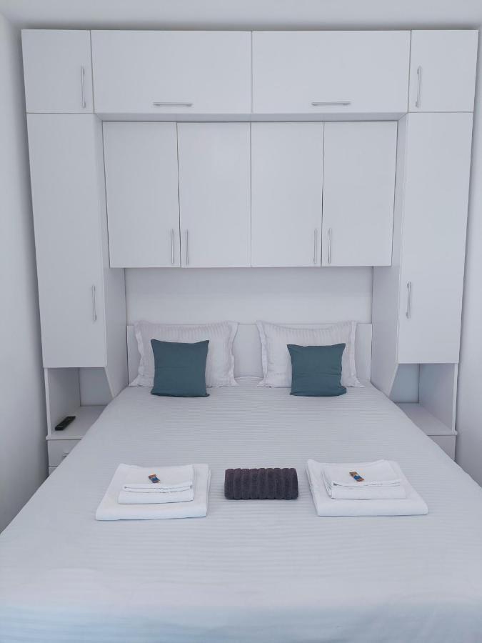 Christopher Apartment Oradea Eksteriør billede